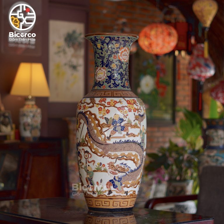 Lộc bình múa rồng