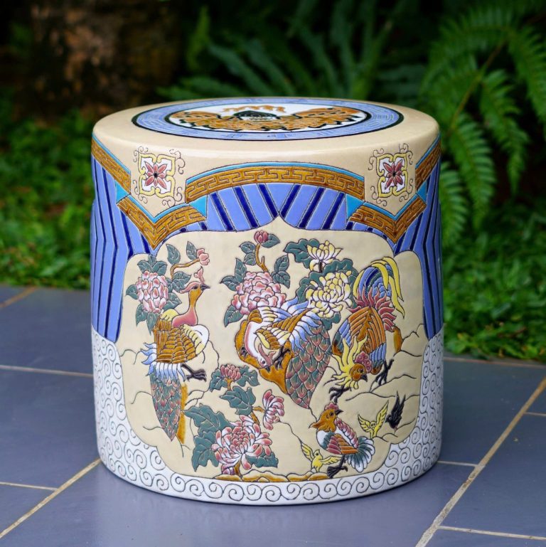 Đôn ghế vườn xuân